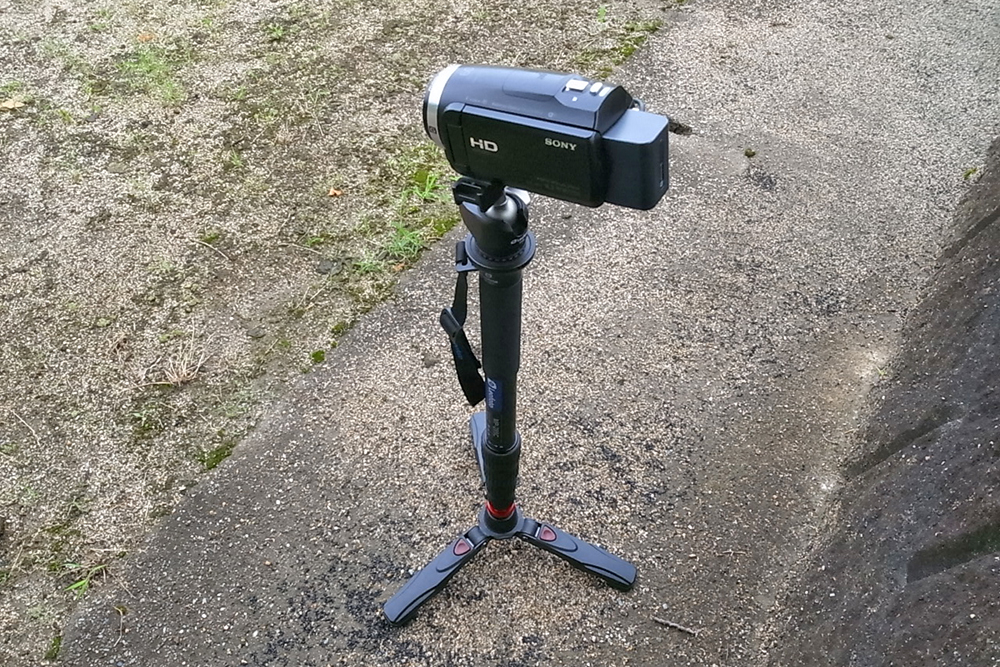一脚とビデオカメラを装着したところ　Leofoto（レオフォト） MP-285C , VD02