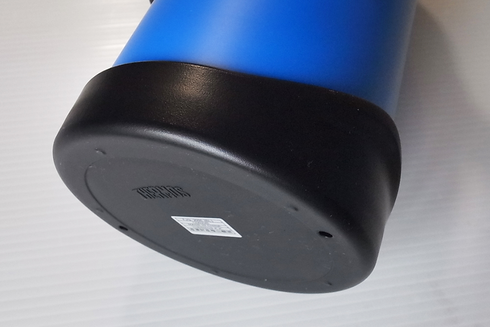 サーモス 真空断熱スポーツジャグ 2.0L ブルー FJQ-2000　樹脂製の底カバー